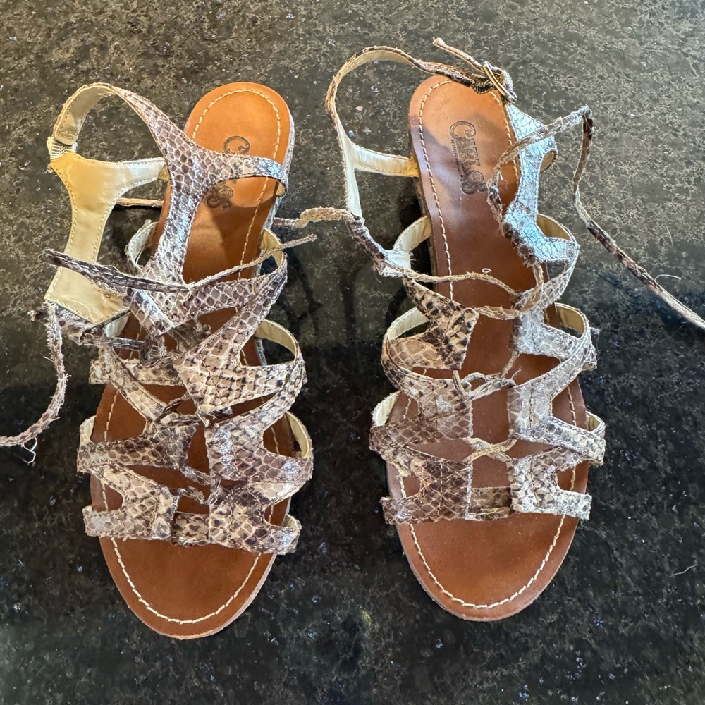 Snake Print Wedge Sandals – Carlos Santana, Taupe Grey, Size 8
